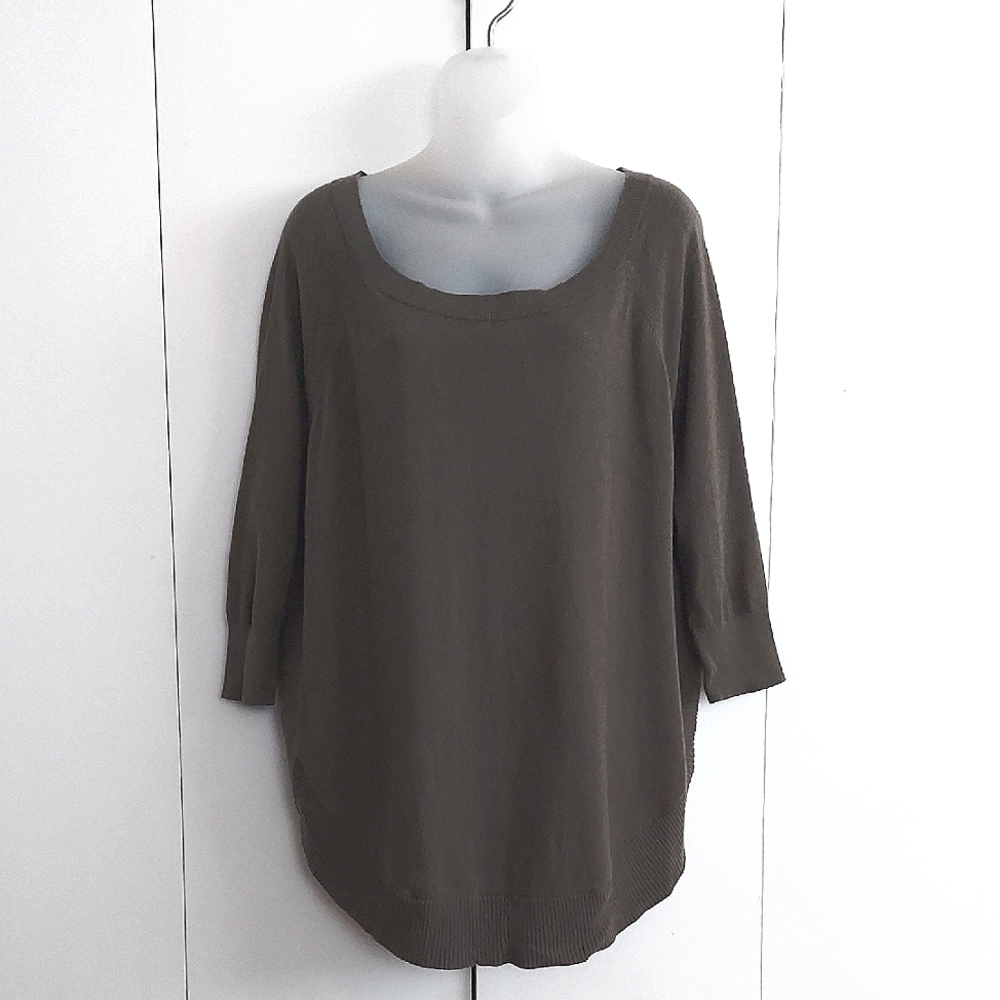 Express Olive Green Oversized Curved Hem Lightweight Sweater Size Small